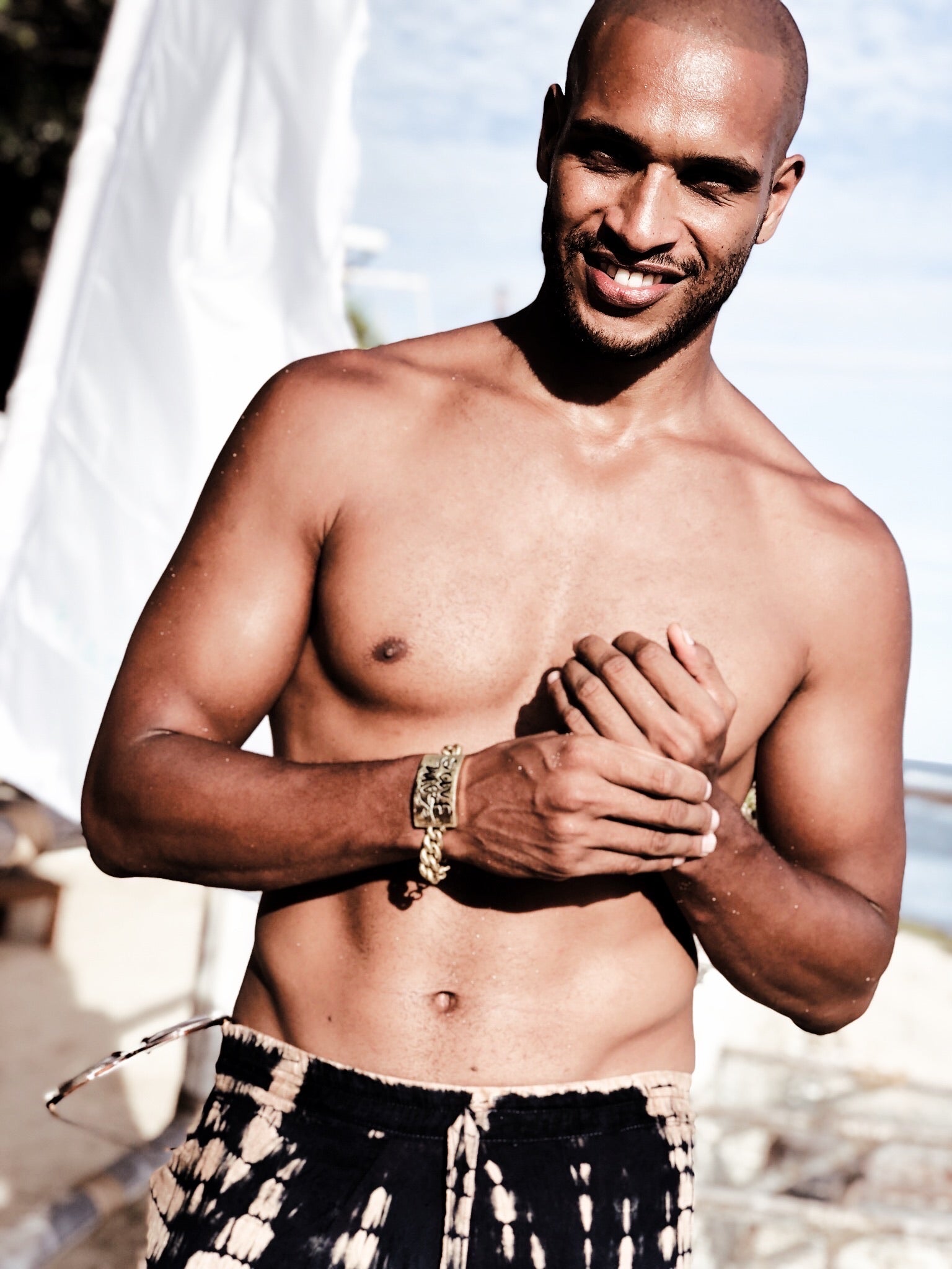 SAVE ME, I'M FINE - Status Update Bracelet Unisex